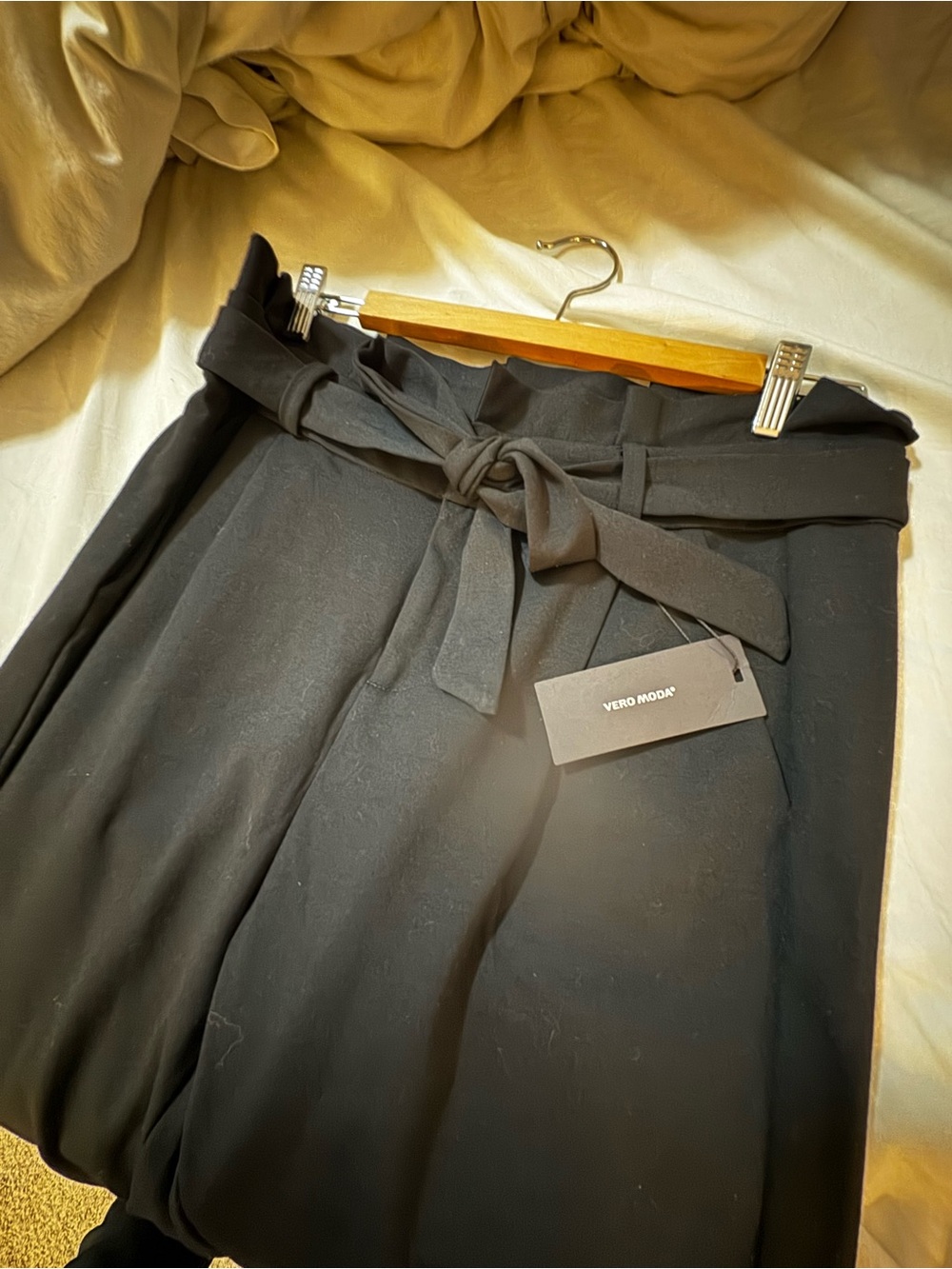 Vero Moda Black Paperbag Waist Tie Trousers - Picture 5 of 8